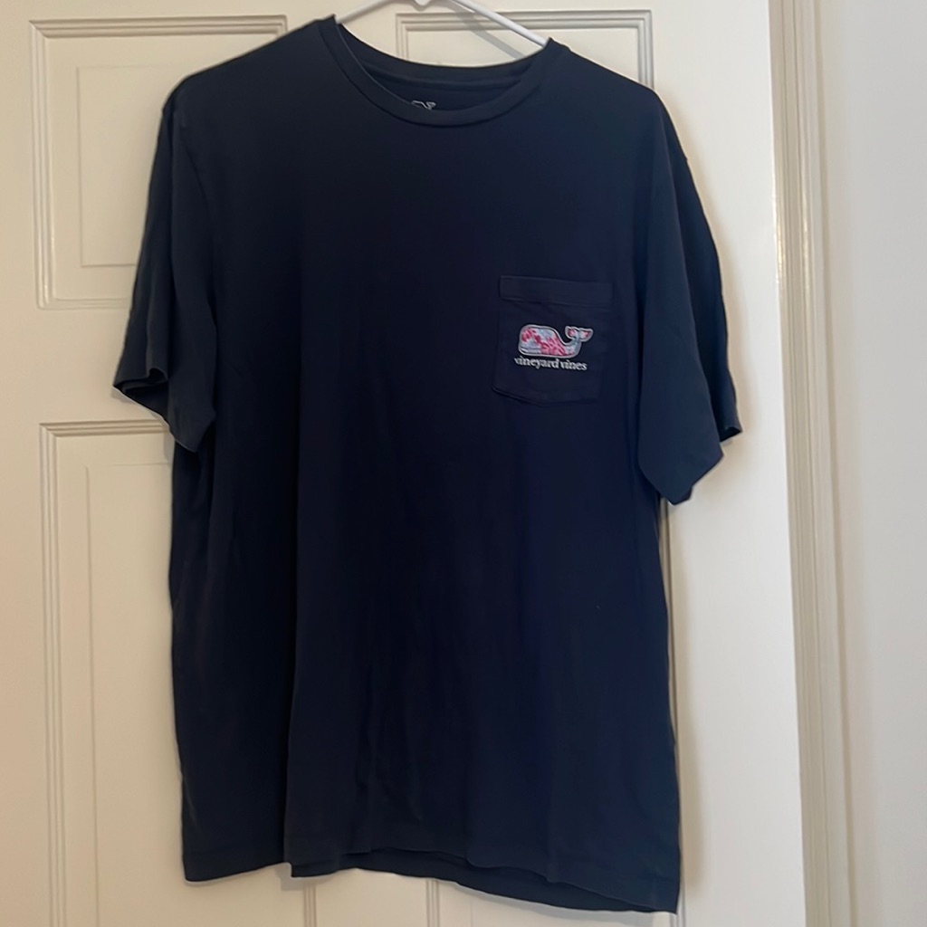 Navy Blue Vineyard Vines Tshirt